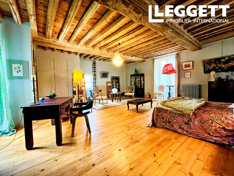 Property photo 2 of 10