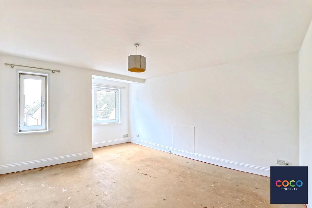 Property photo 2 of 9 5504424