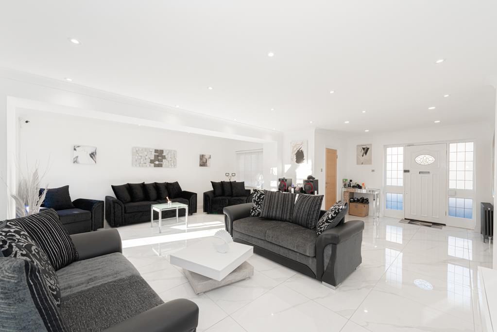 Property photo 3 of 24 (Rightmove) 10.Jpg