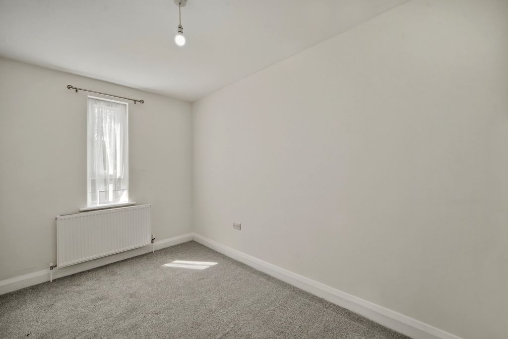 Property photo 2 of 12 Picture No. 03