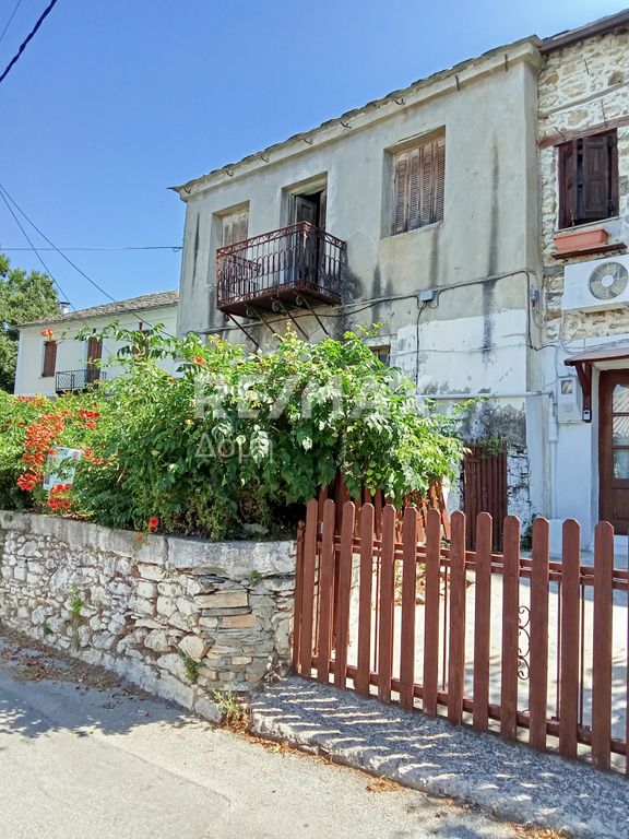 Property photo 1 of 6