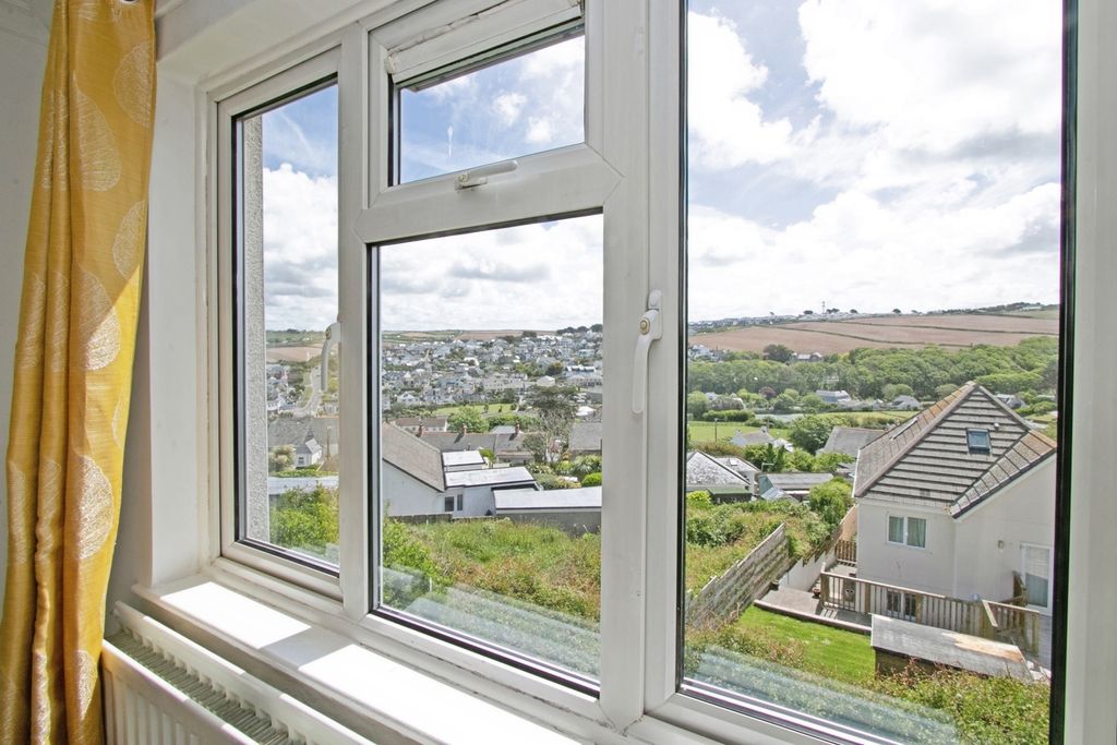 Property photo 2 of 15 Pbox-Img.Jpg