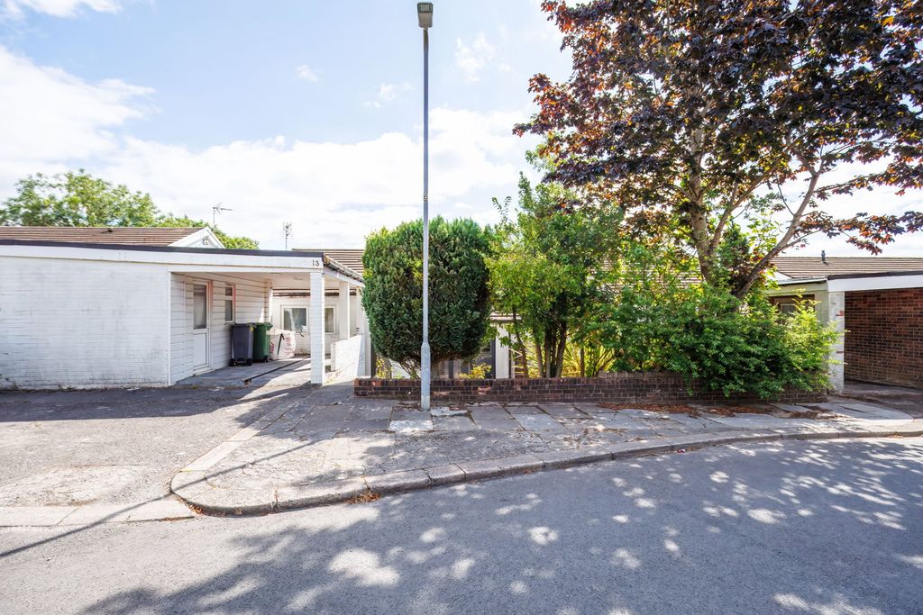 Property photo 2 of 33