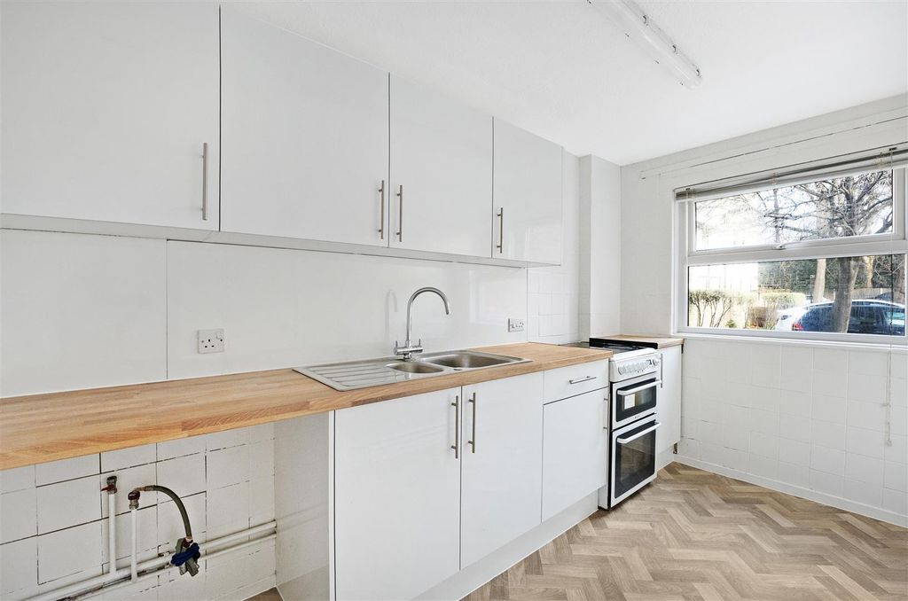 Property photo 3 of 13 Kitchen