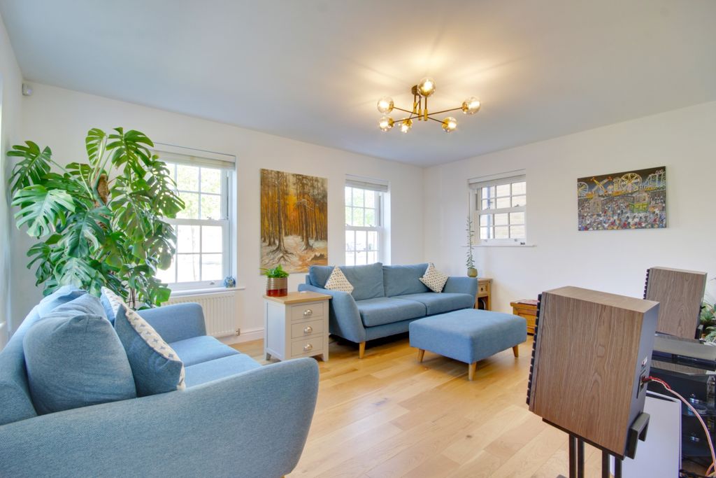Property photo 2 of 17 Img_0458-Img_0460