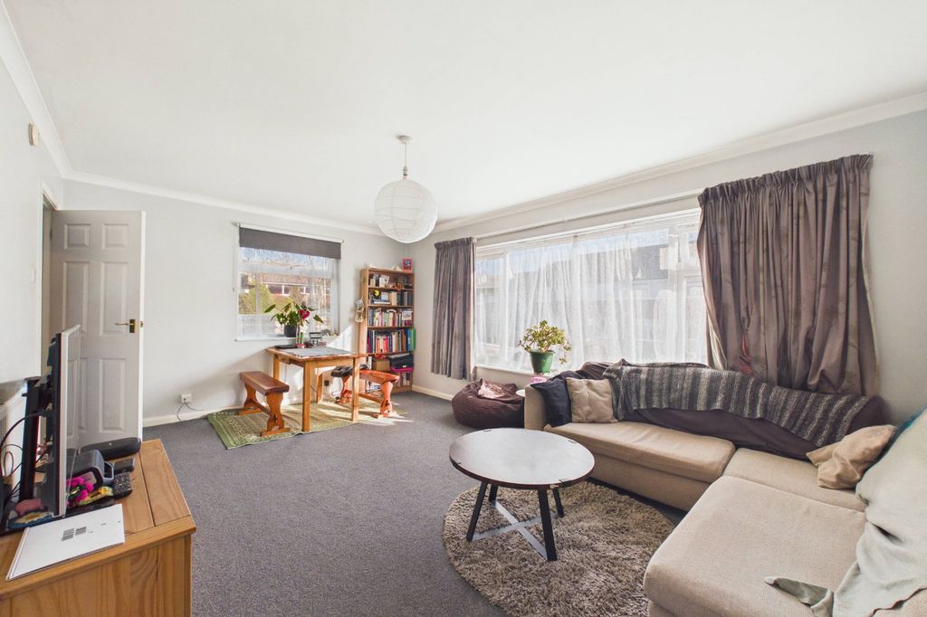 Property photo 2 of 8 Picture No. 20