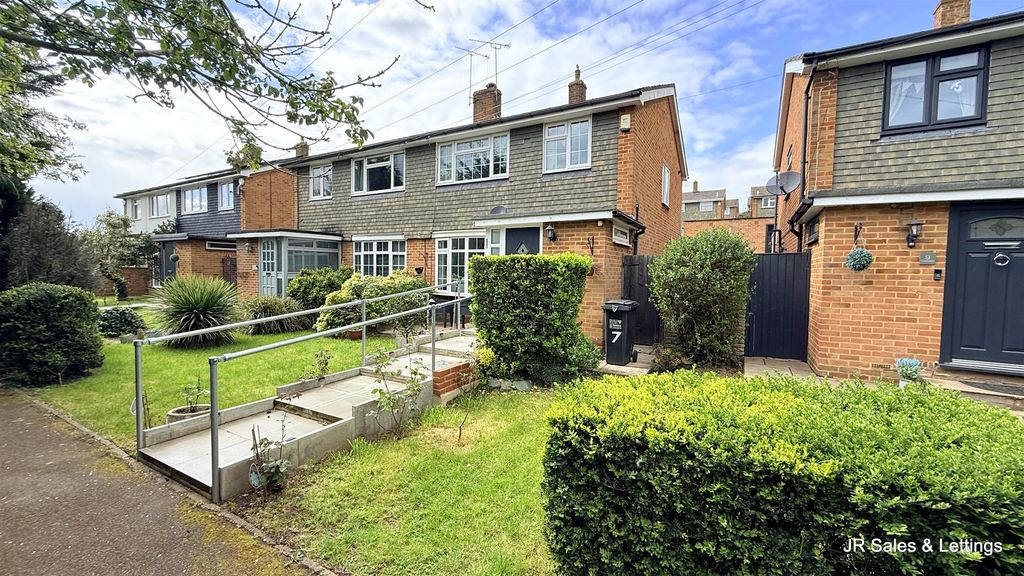 Property photo 1 of 19 Front