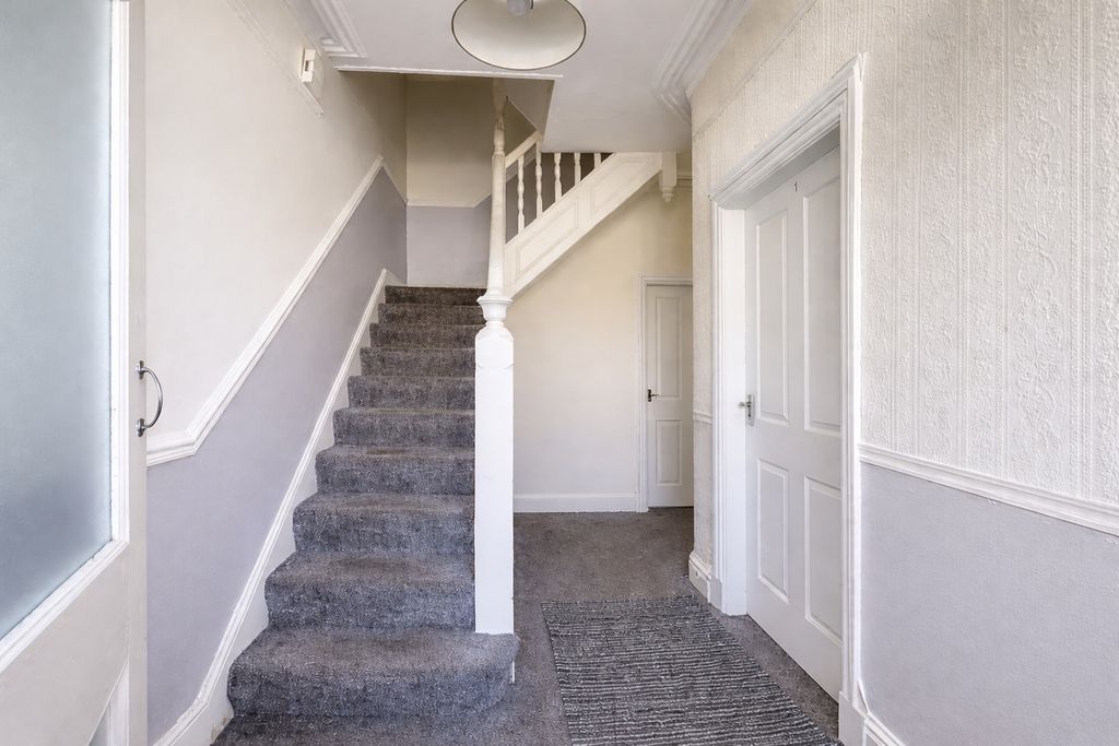 Property photo 2 of 18 5072451