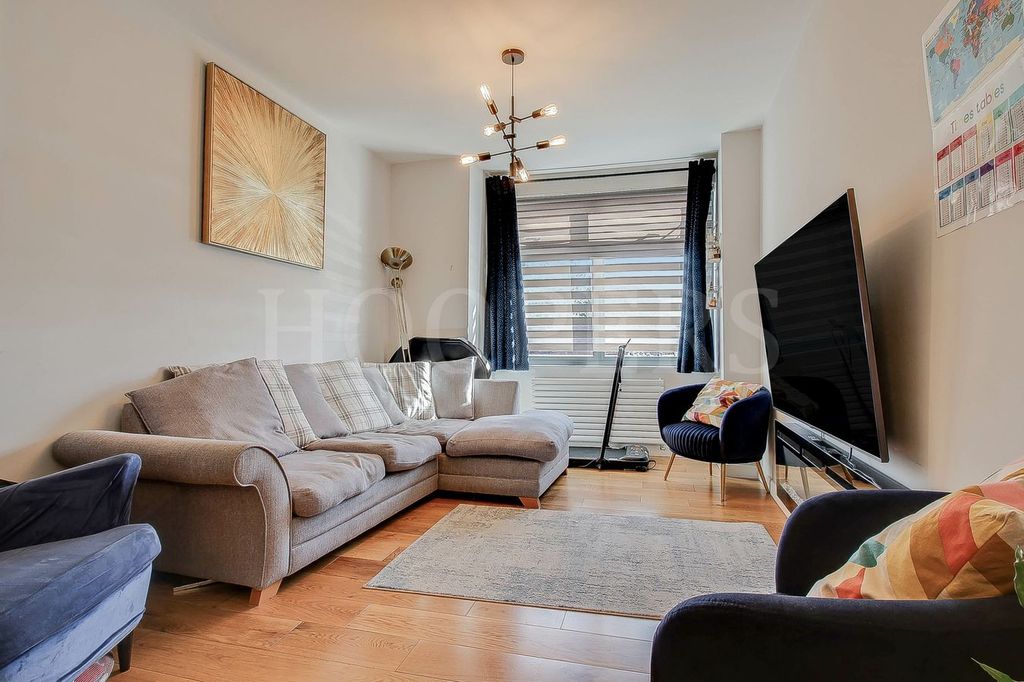 Property photo 3 of 12