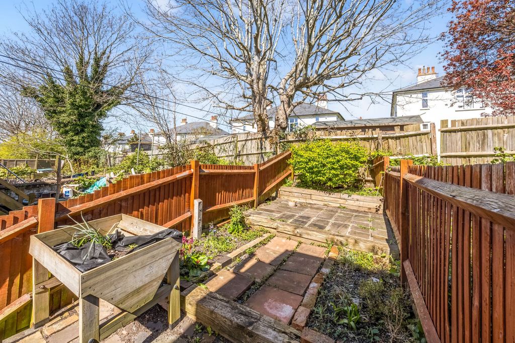 Property photo 2 of 21