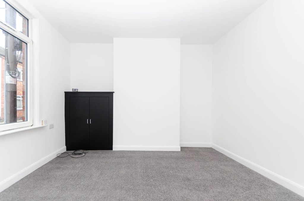 Property photo 3 of 14 Living Room