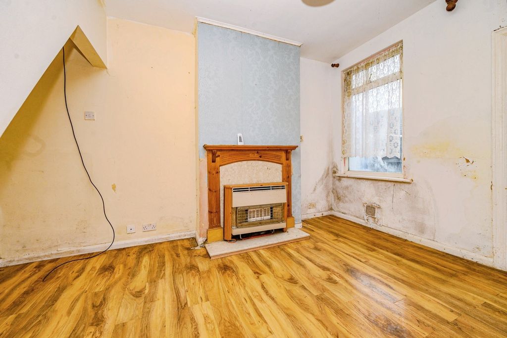 Property photo 3 of 12 Photo