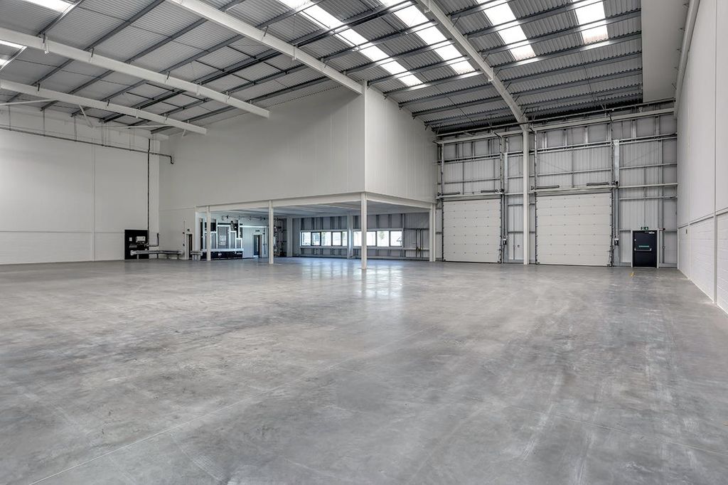 Property photo 3 of 14 Warehouse