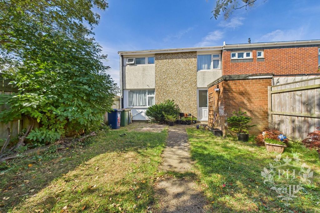 Property photo 2 of 12 Cam01415G0-Pr0466-Still019.Jpg