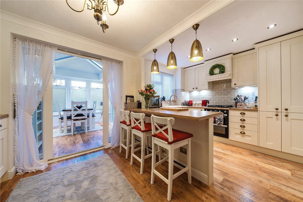 Property photo 2 of 24 Kitchen