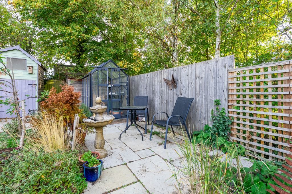 Property photo 3 of 15 Garden