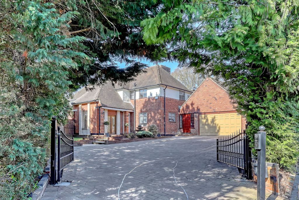 Property photo 1 of 39