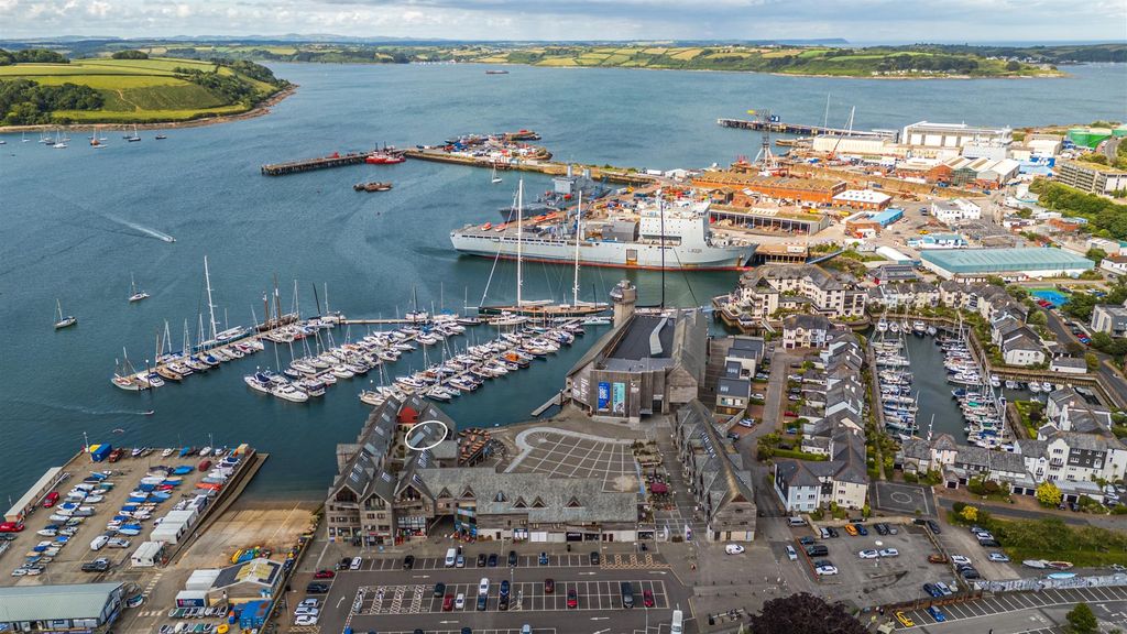 Property photo 2 of 24