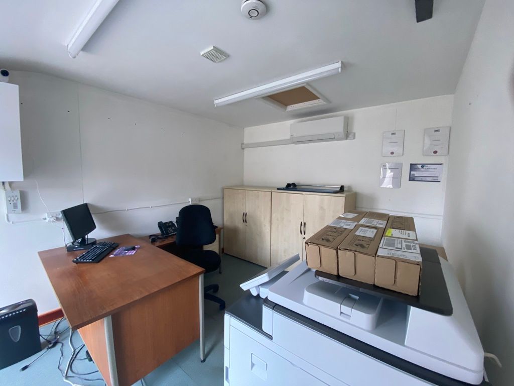 Property photo 3 of 7 Photo 4