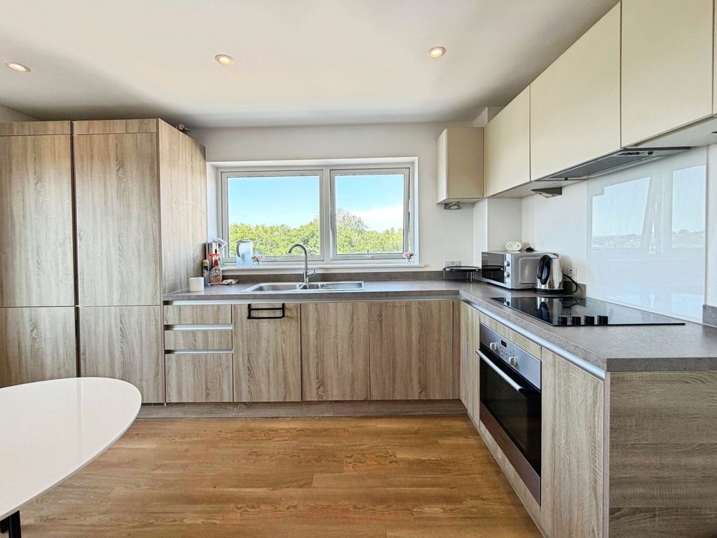 Property photo 2 of 12 6E3842Ad-Kitchen ...