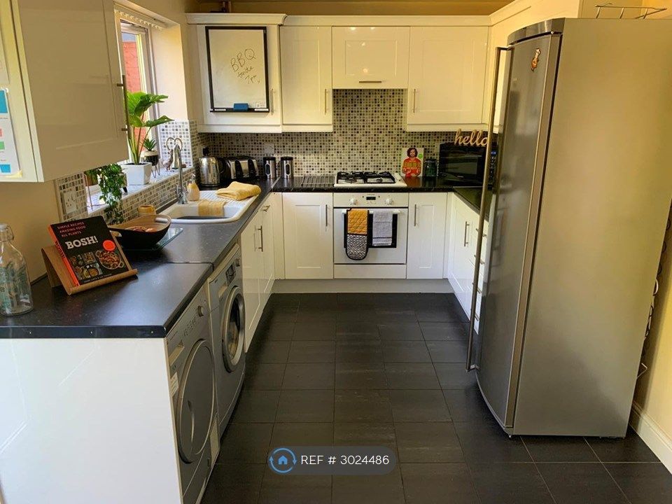 Property photo 3 of 10 Smart Kitchen, Dishwasher &amp; Its Cleaned Weekly