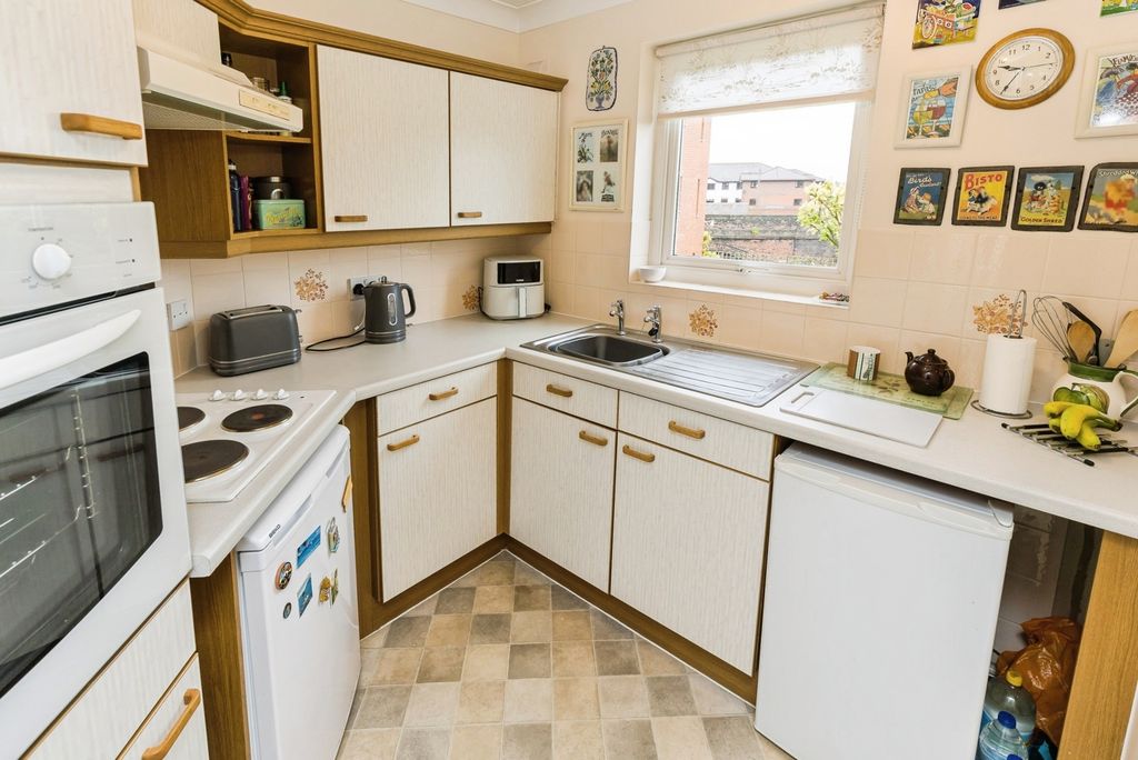 Property photo 2 of 10 Pbox-Img.Jpg