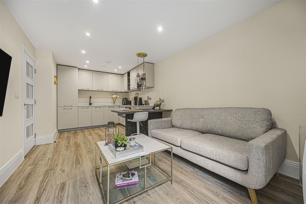 Property photo 3 of 15 Open Plan
