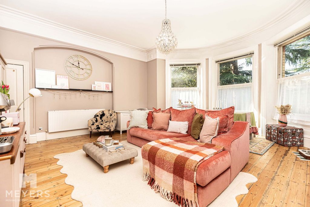 Property photo 2 of 19