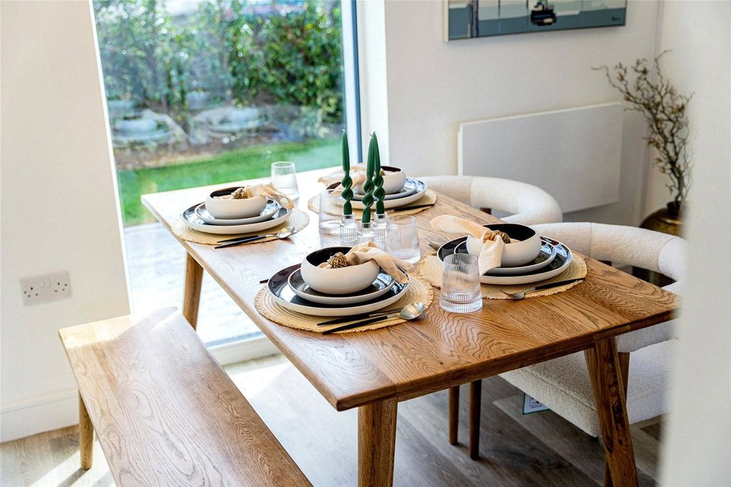 Property photo 3 of 12 Dining