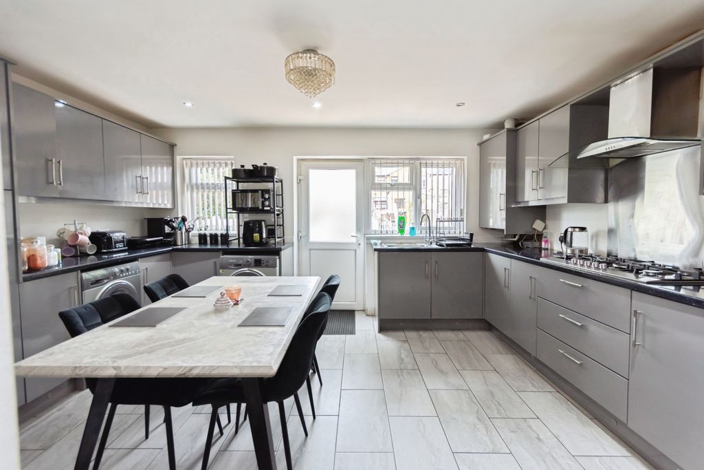 Property photo 2 of 28 Pbox-Img.Jpg