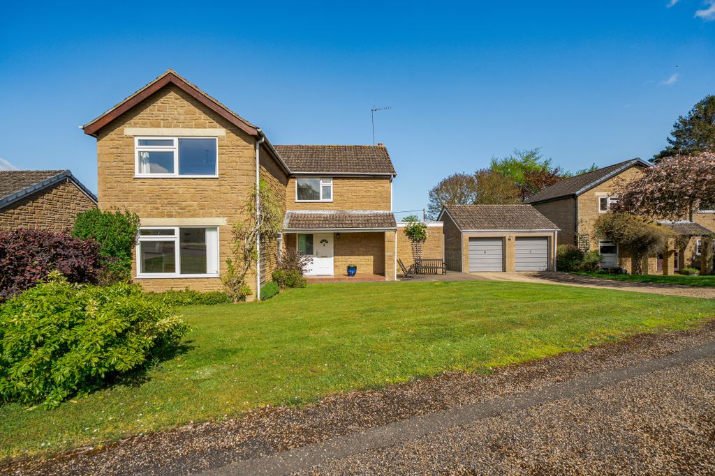 Property photo 1 of 18