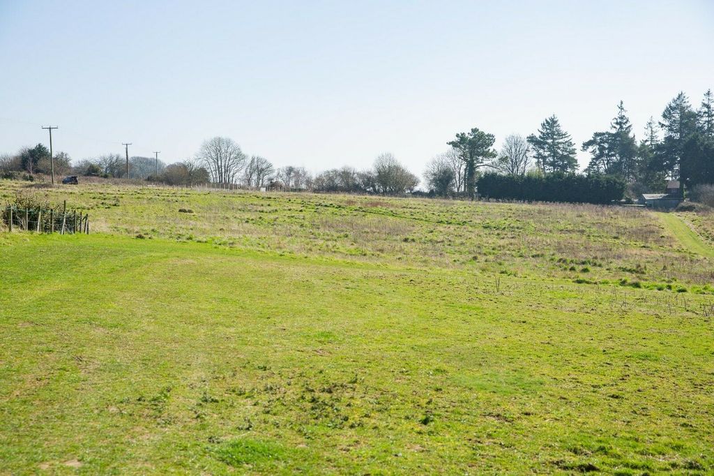 Property photo 3 of 12