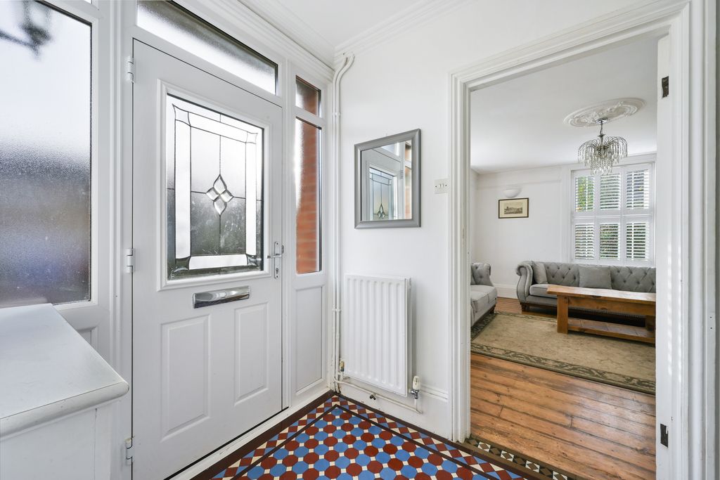 Property photo 2 of 23