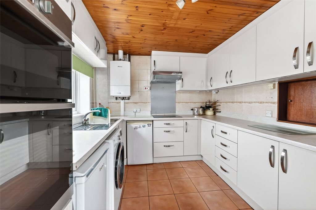 Property photo 3 of 16 Picture No. 14