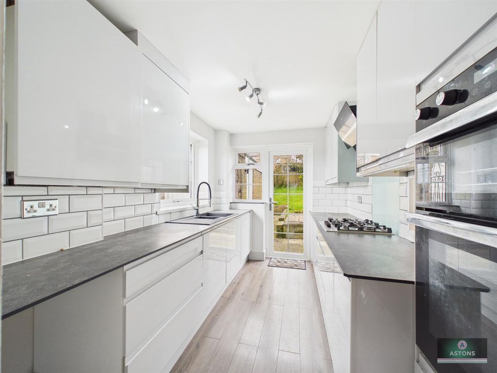 Property photo 2 of 11 Cam02067G0-Pr0227-Still006.Jpg