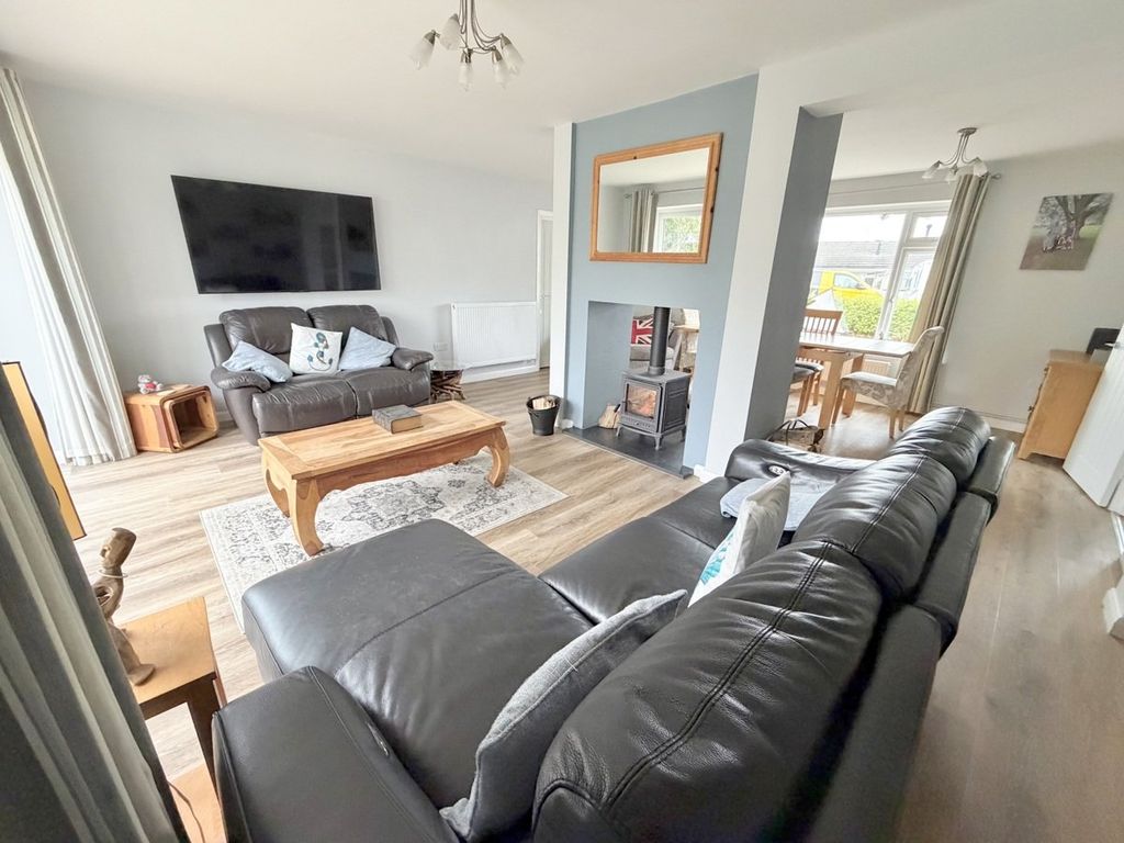 Property photo 3 of 30