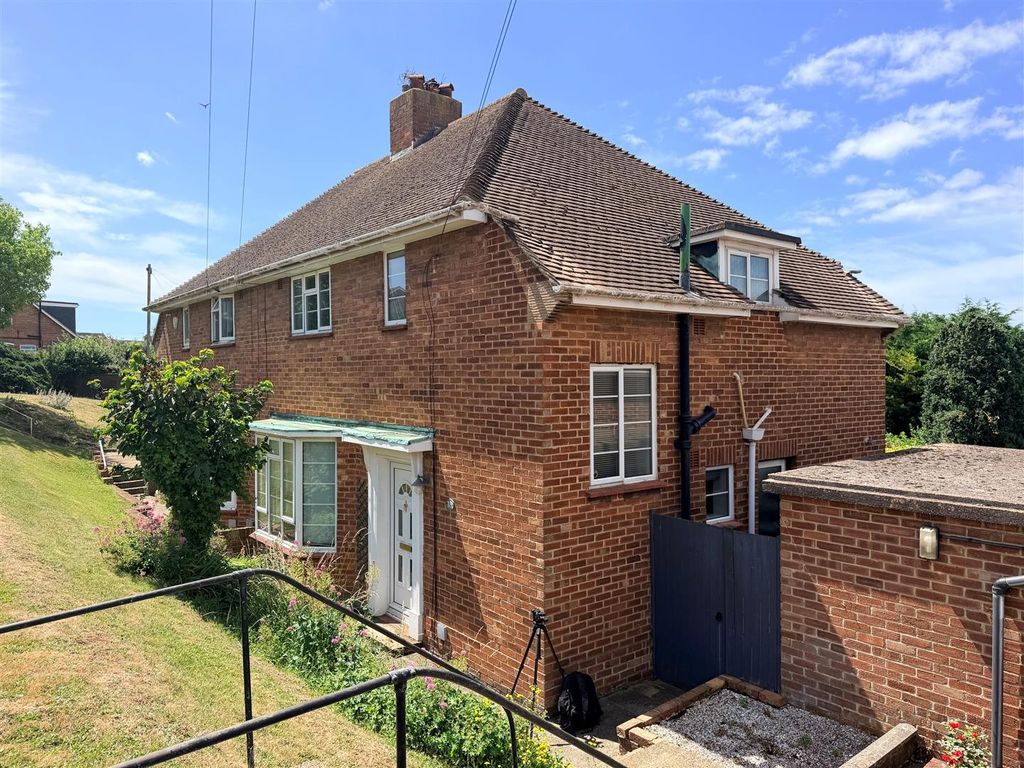 Property photo 1 of 18 Spencer Avenue 18 Front 2.Jpg