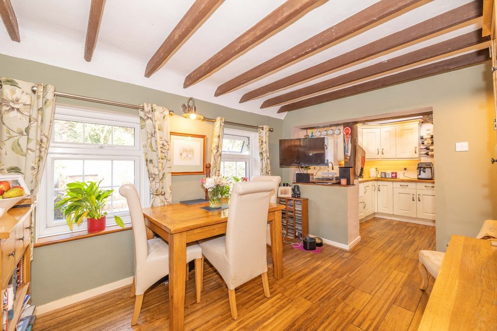 Property photo 3 of 21 Picture 3