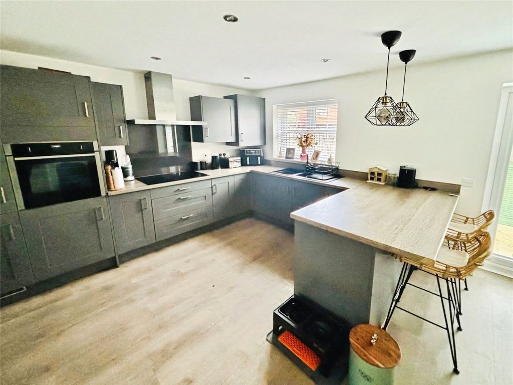 Property photo 2 of 14 Dining Kitchen