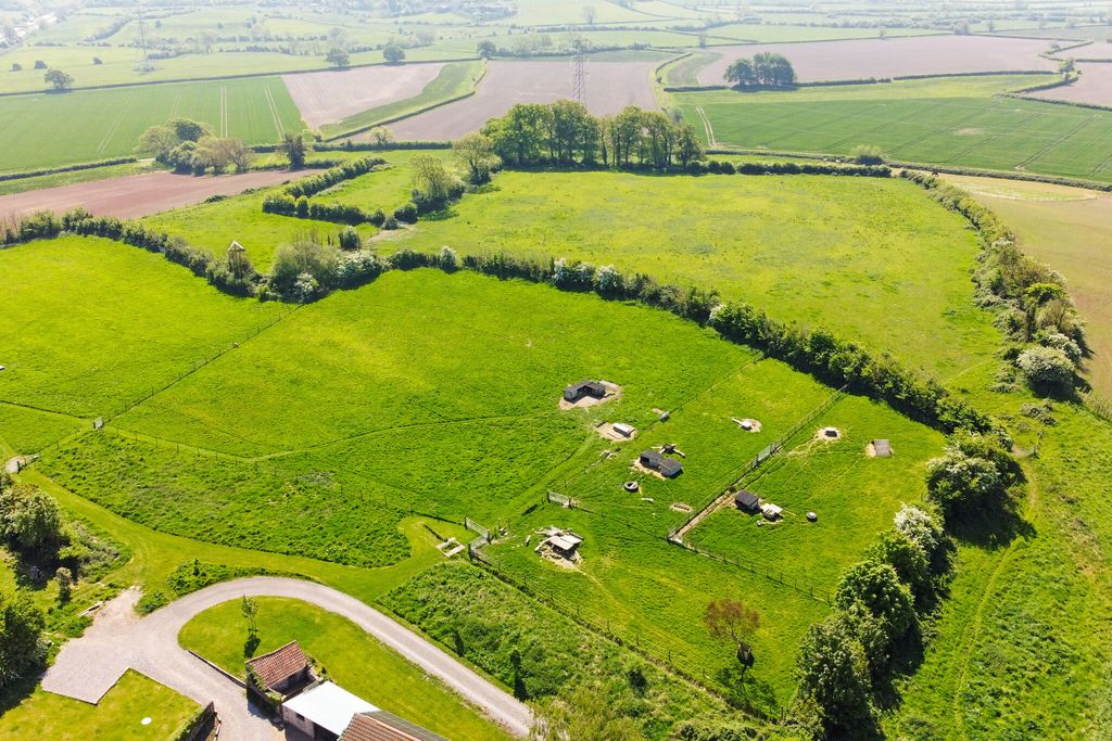 Property photo 2 of 17 Paddocks