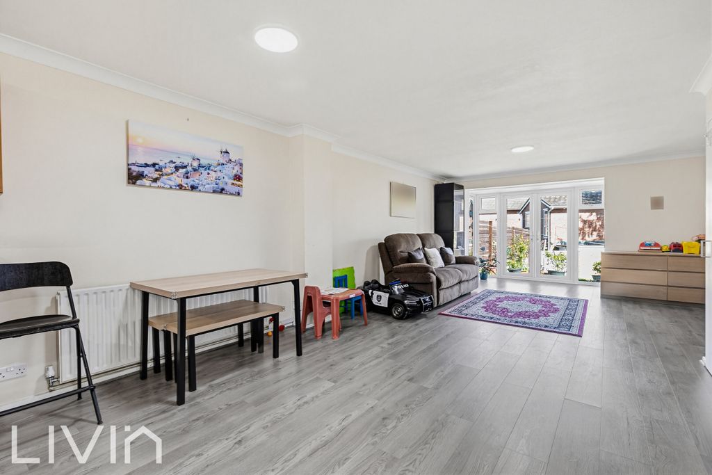 Property photo 3 of 13 4