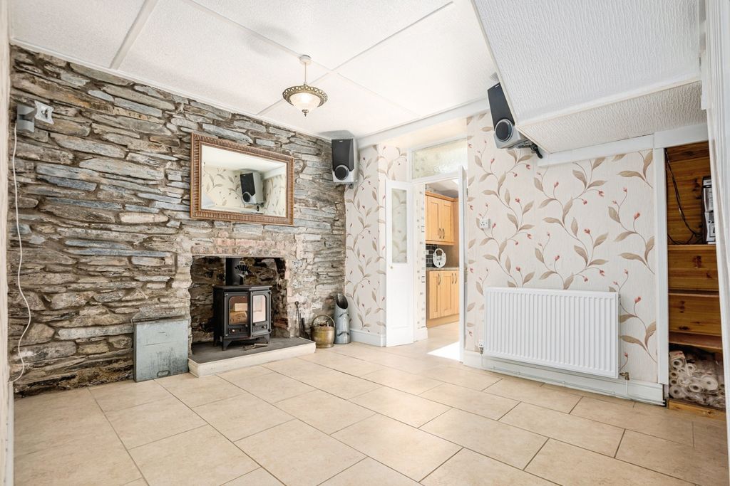 Property photo 2 of 19 Pbox-Img.Jpg