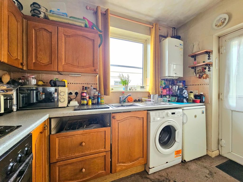 Property photo 3 of 13