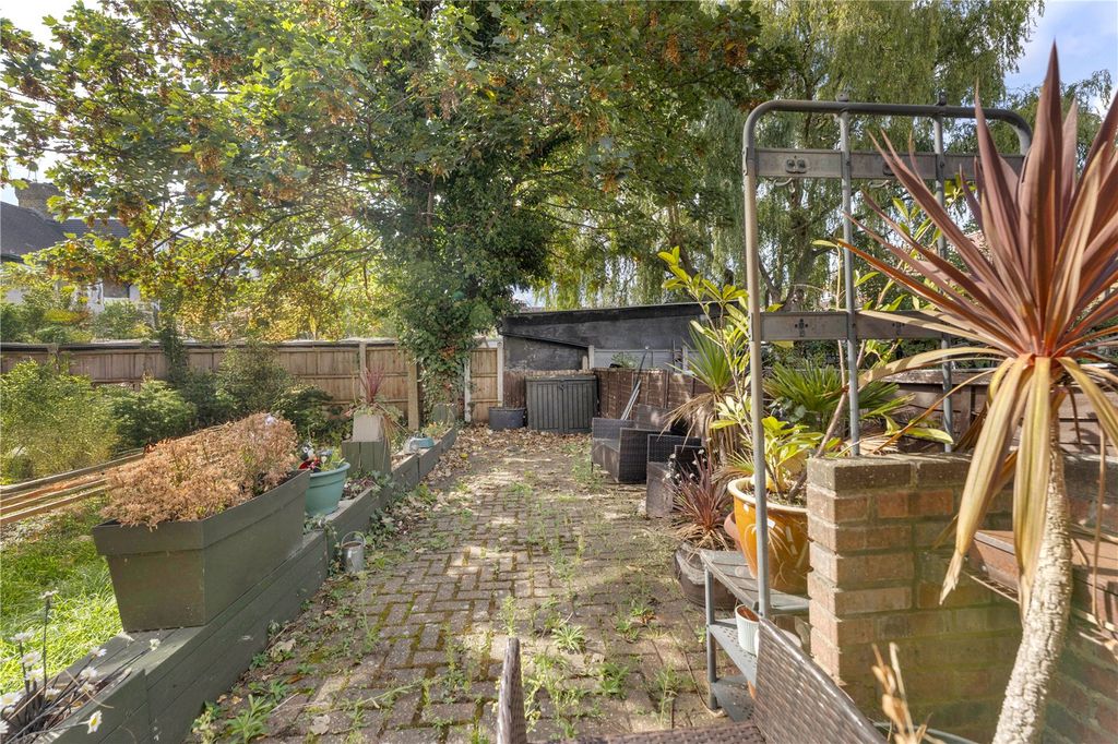 Property photo 2 of 11 Picture No. 13