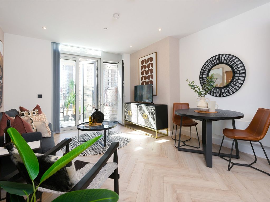 Property photo 1 of 13 Bankside