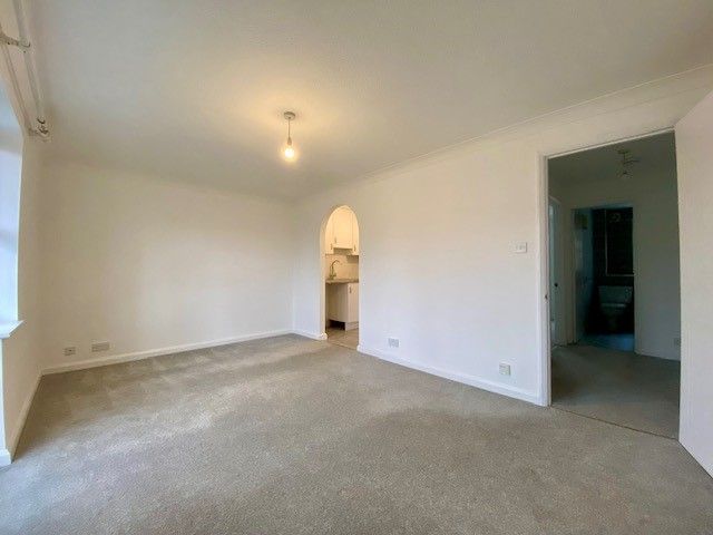 Property photo 2 of 7 Living Room