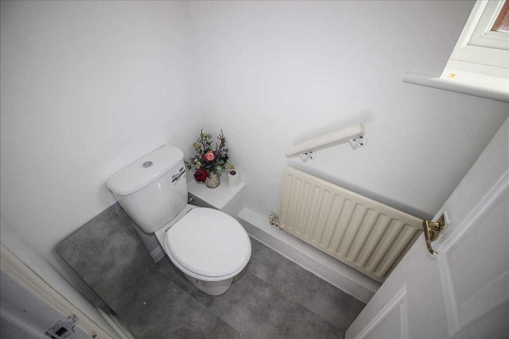 Property photo 2 of 12 Downstairs Cloakroom