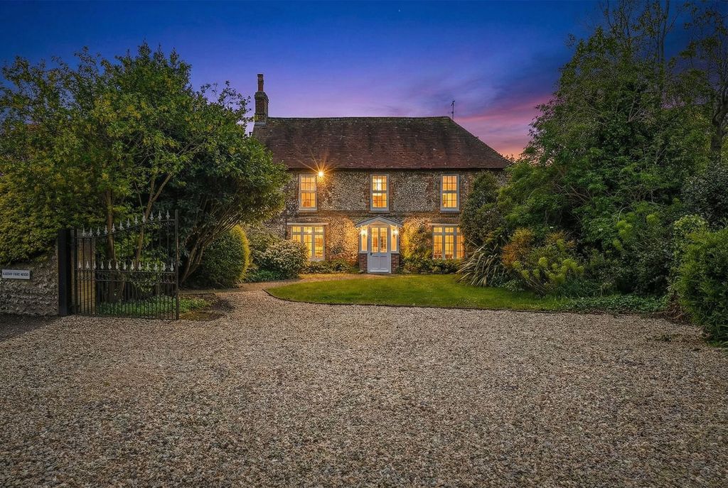 Property photo 1 of 21 Twilight