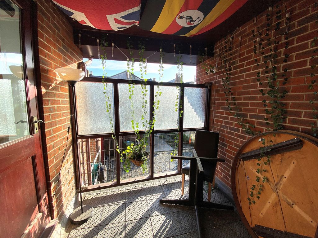 Property photo 2 of 22