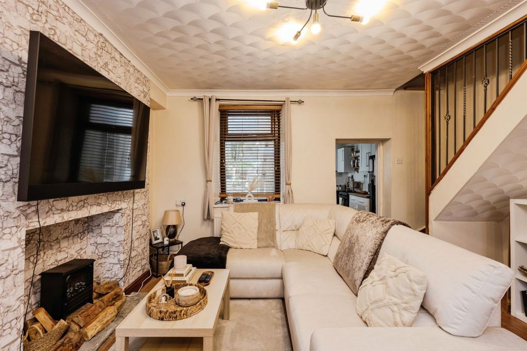 Property photo 3 of 19